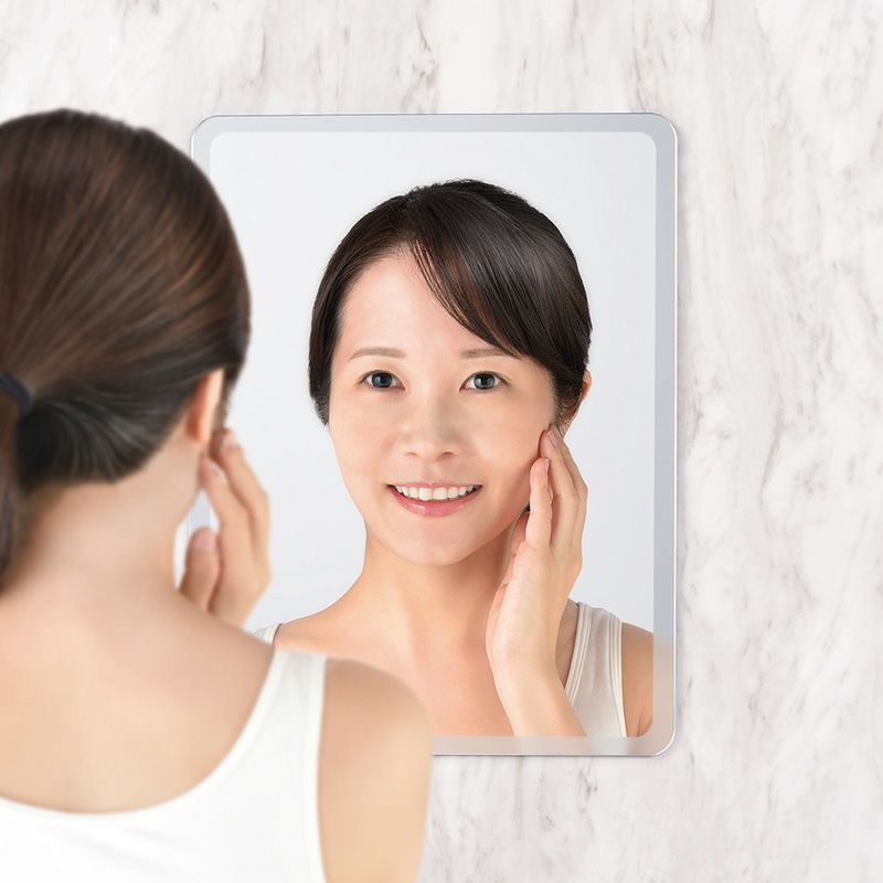 お風呂ミラー くり返し使える吸着シートタイプ くもり止めフィルム付 L(240×320Hmm)